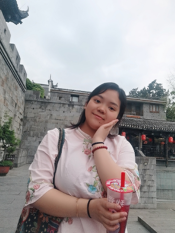 敏兮小沫的第二张照片--全国闪婚服务中心
