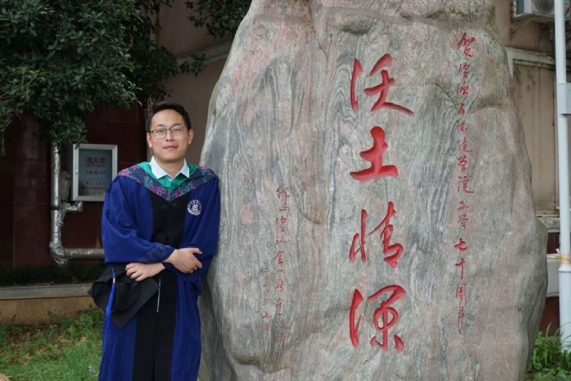 落寂星辰的第四张照片--全国闪婚服务中心