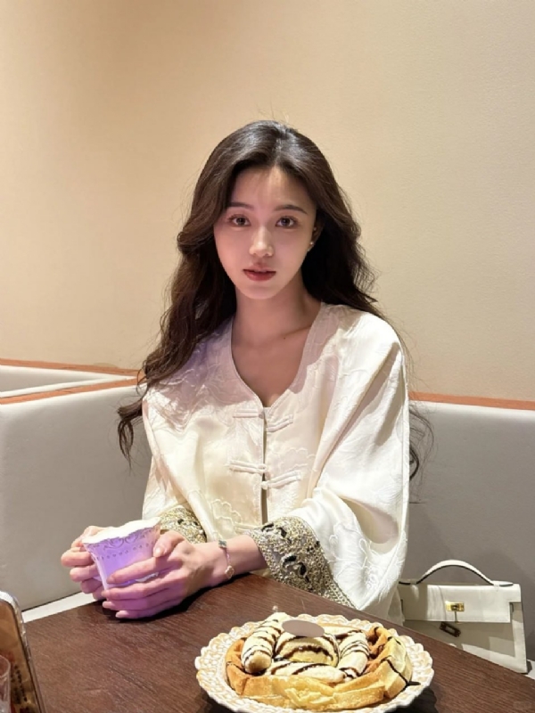 Anna的第一张照片--全国闪婚服务中心