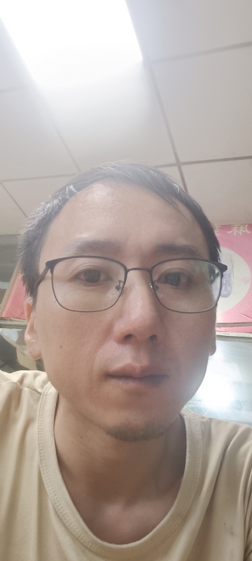 想胖的瘦子的第一张照片--全国闪婚服务中心