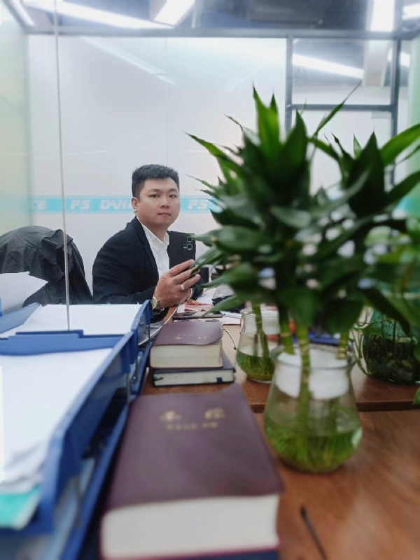 杨某人的第一张照片--全国闪婚服务中心