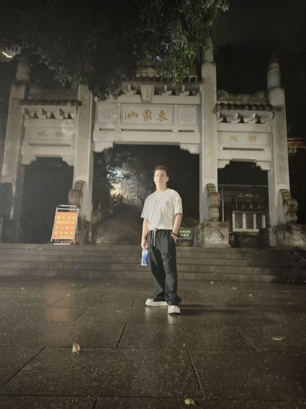 慕晨的第一张照片--全国闪婚服务中心