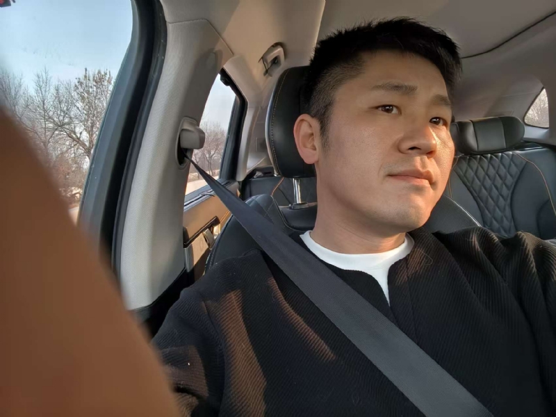 超哥的第一张照片--全国闪婚服务中心