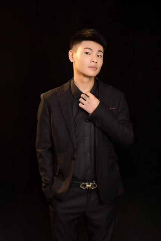 刘小船的第一张照片--全国闪婚服务中心