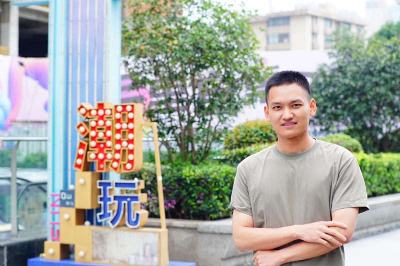 陌上烟雨的第一张照片--全国闪婚服务中心