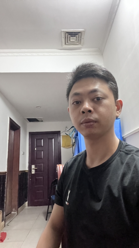 飞天猪的第一张照片--全国闪婚服务中心