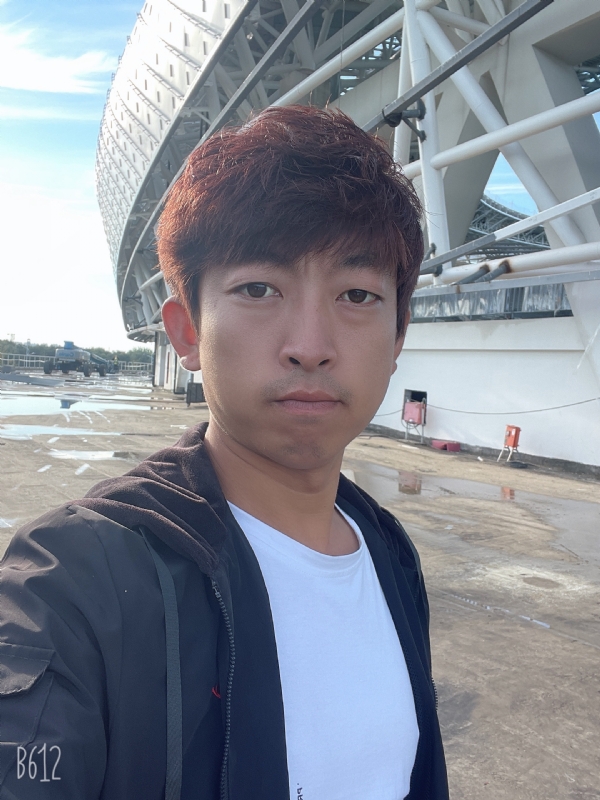 绅士大男孩的第一张照片--全国闪婚服务中心