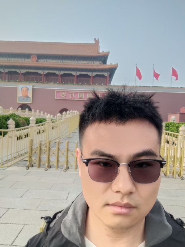 喧嚣的风的第一张照片--全国闪婚服务中心