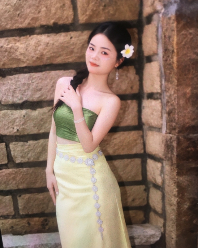 丫头的第六张照片--全国闪婚服务中心