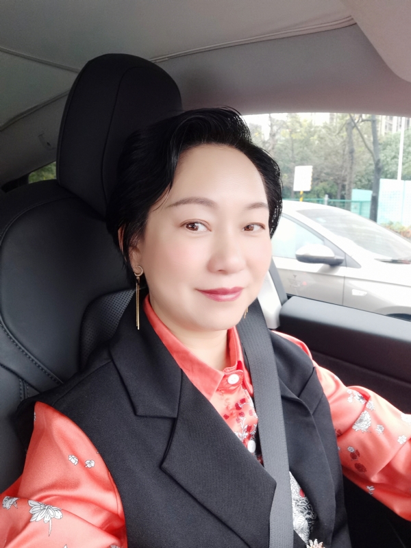 艳阳天的第二张照片--全国闪婚服务中心