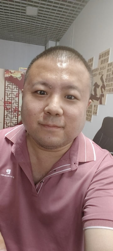 漫步星辰的第一张照片--全国闪婚服务中心