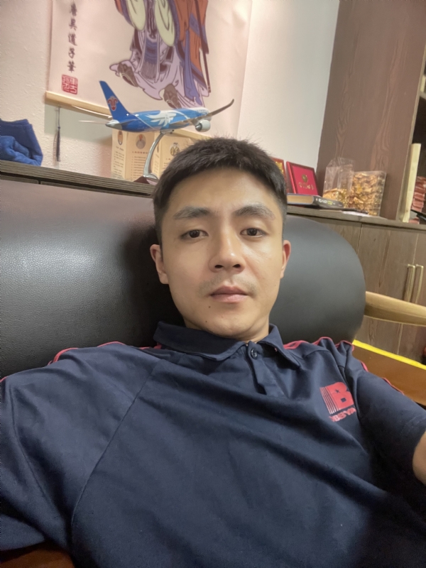 曾曾日上的第一张照片--全国闪婚服务中心