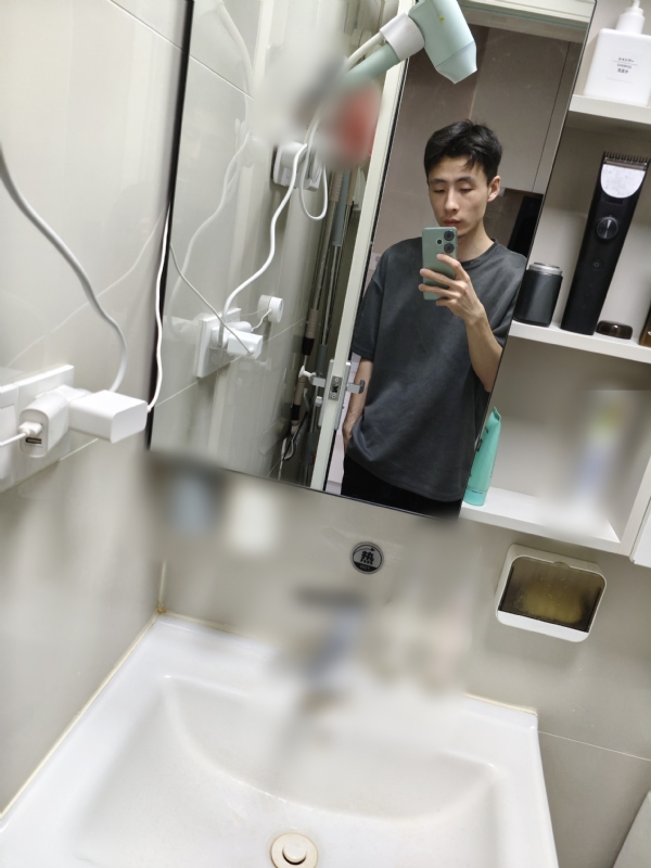 鸡丁的第一张照片--全国闪婚服务中心