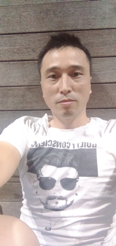 笑看一切的第一张照片--全国闪婚服务中心
