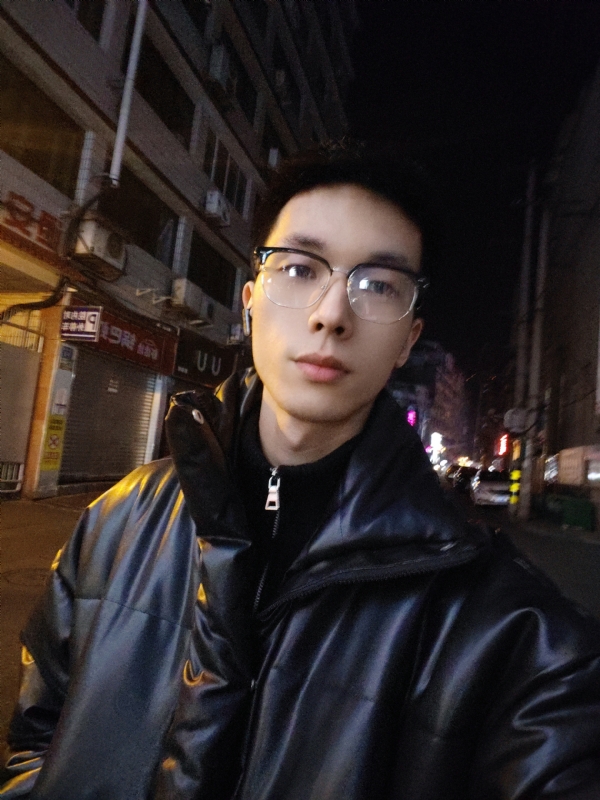 留意的第二张照片--全国闪婚服务中心