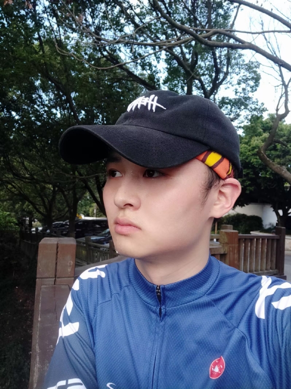 麦兜的第二张照片--全国闪婚服务中心