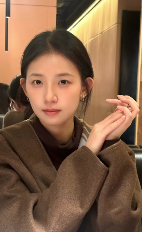 小曼的第一张照片--全国闪婚服务中心