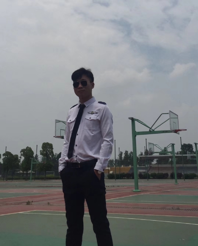 小贺的第一张照片--全国闪婚服务中心