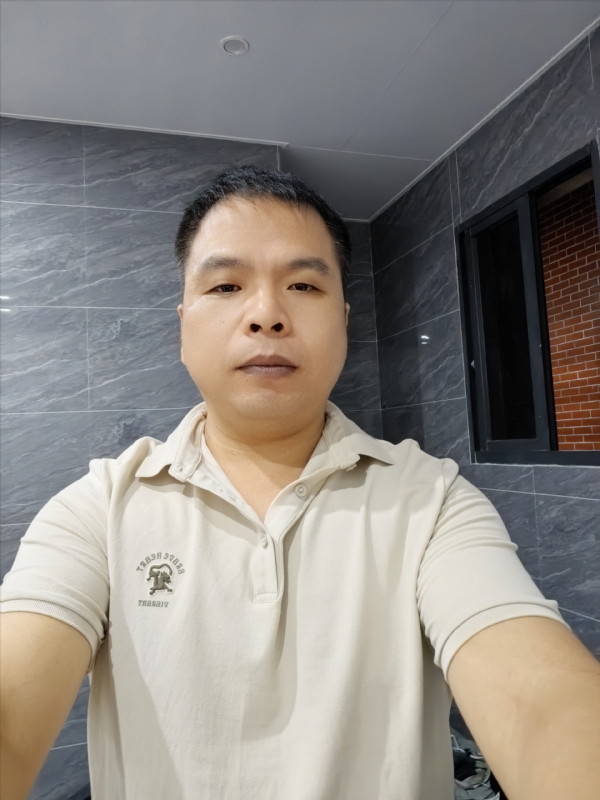 刘两水的第一张照片--全国闪婚服务中心
