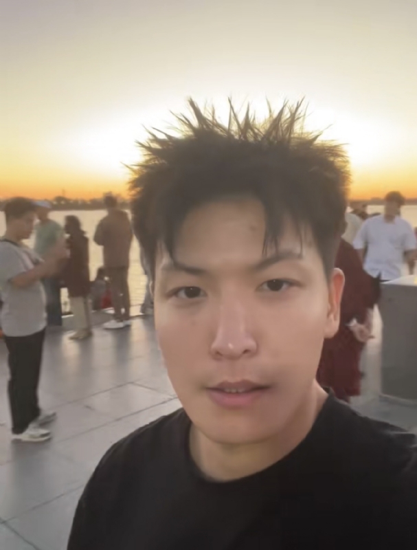 姚荫博的第一张照片--全国闪婚服务中心