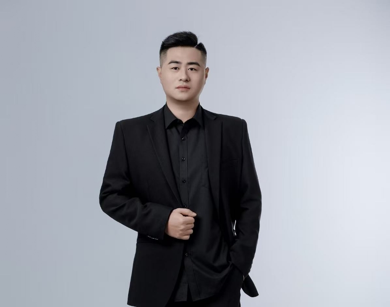 荣泽的第一张照片--全国闪婚服务中心