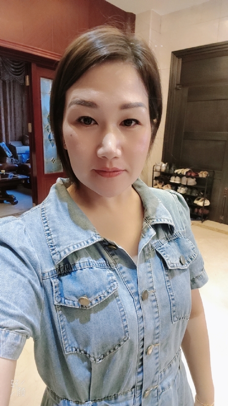 未来可期的第一张照片--全国闪婚服务中心
