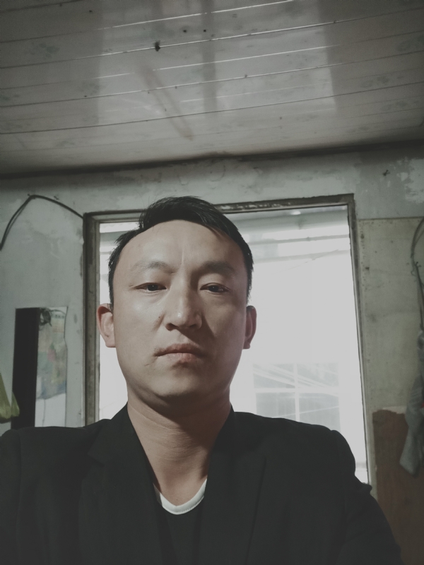 放弃爱你的第一张照片--全国闪婚服务中心