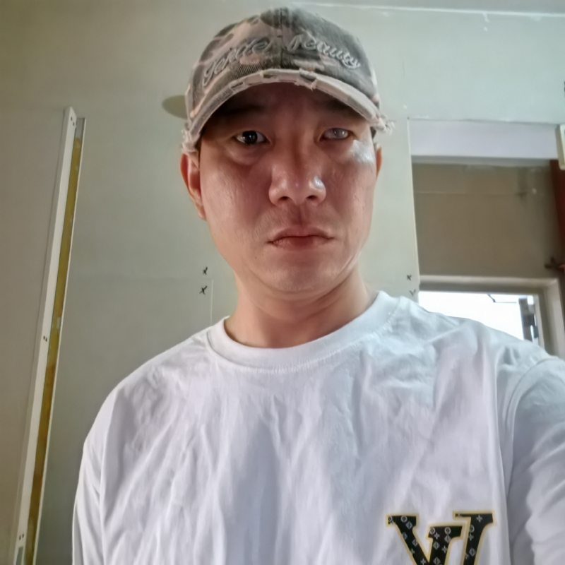 小心做人的第一张照片--全国闪婚服务中心