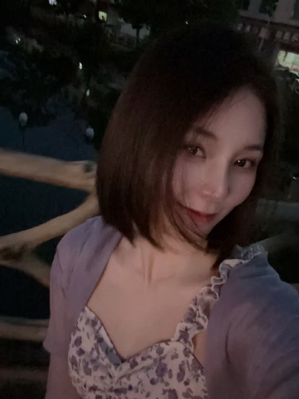 小小的第三张照片--全国闪婚服务中心
