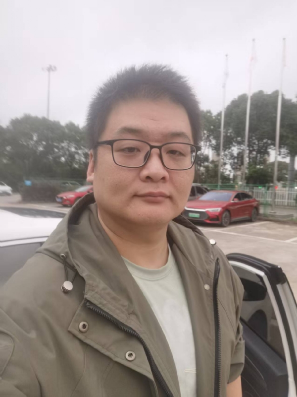 Russell的第一张照片--全国闪婚服务中心