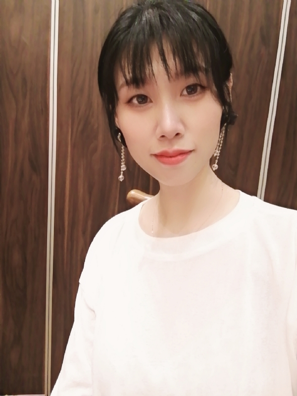 于小倩的第一张照片--全国闪婚服务中心