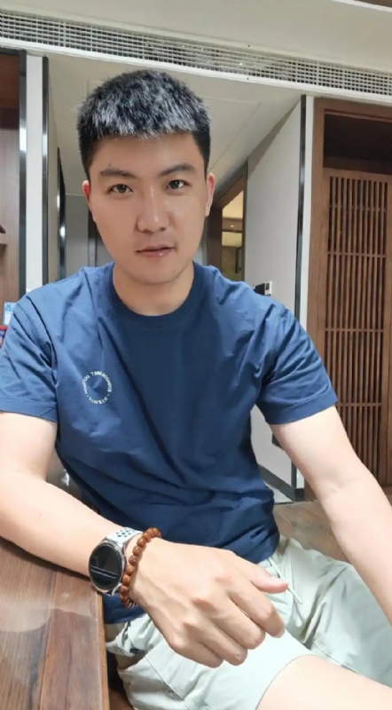 大鹏展翅的第三张照片--全国闪婚服务中心