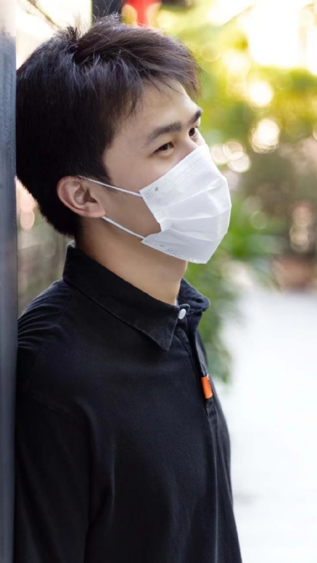 康庆浩的第一张照片--全国闪婚服务中心