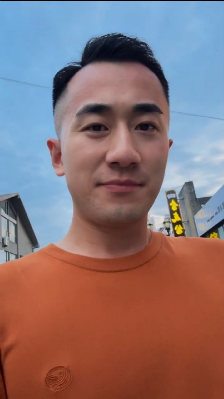 往事随风的第一张照片--全国闪婚服务中心