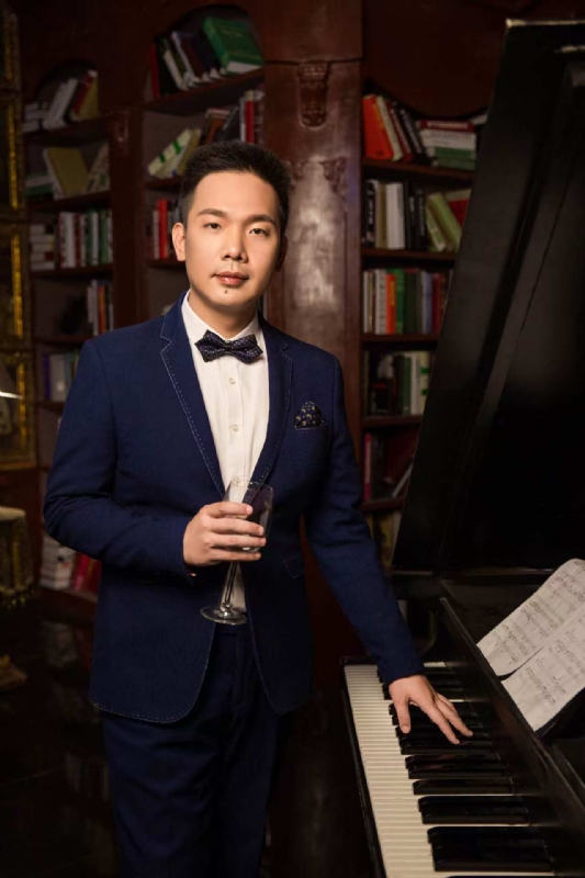 熊猫蔡蔡的第一张照片--全国闪婚服务中心