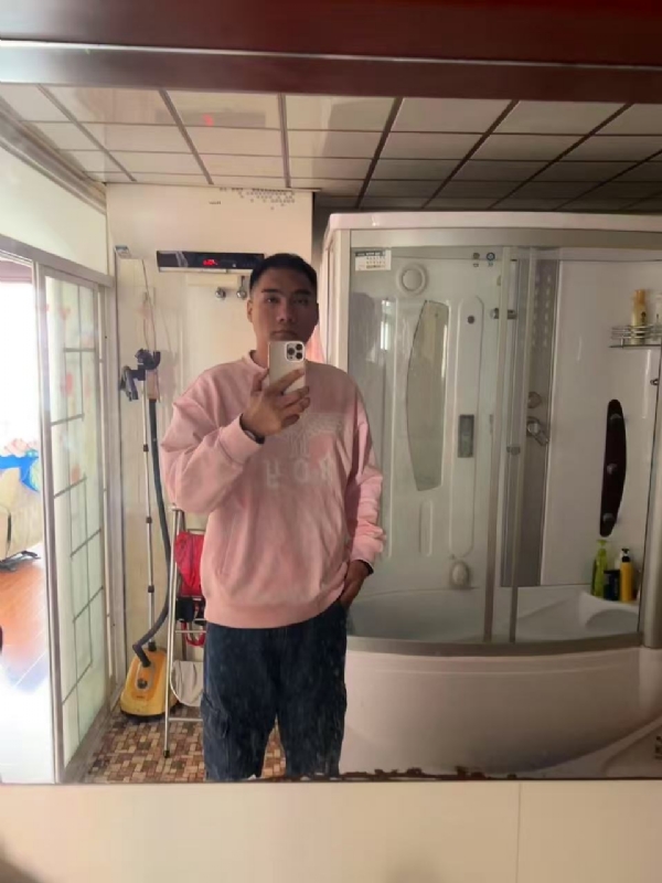 Liz的第一张照片--全国闪婚服务中心