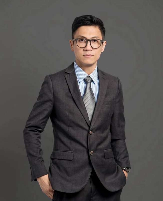 千帆过尽的第一张照片--全国闪婚服务中心