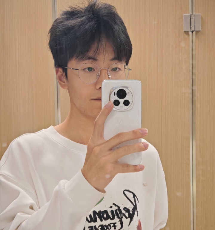 张浩博的第四张照片--全国闪婚服务中心