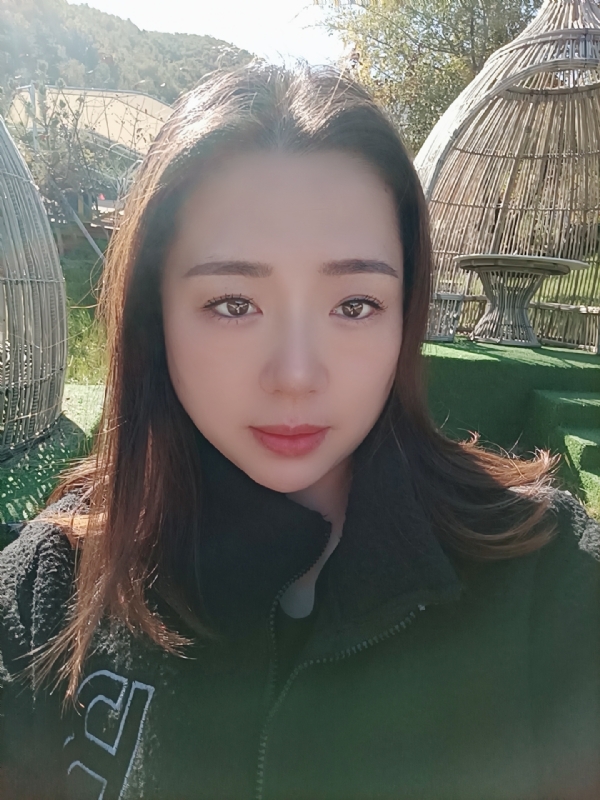 阿燕的第一张照片--全国闪婚服务中心