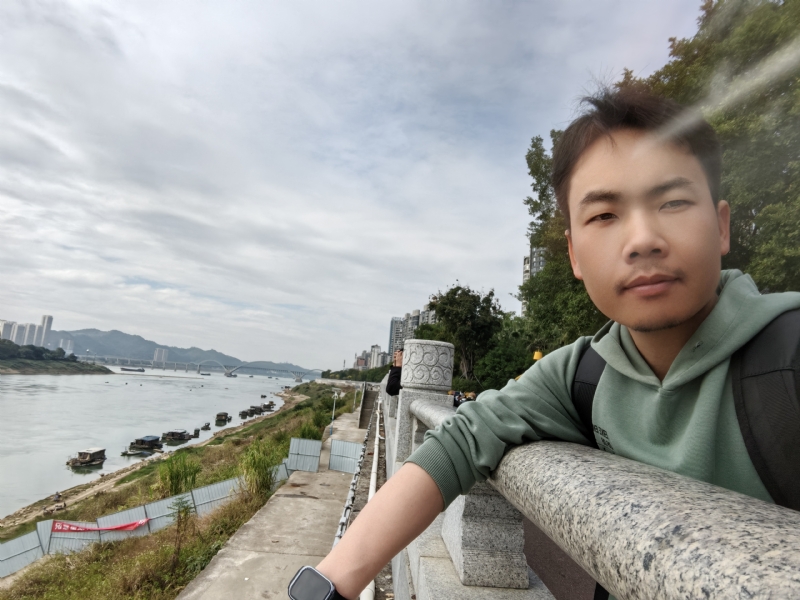 向往爱情的第三张照片--全国闪婚服务中心