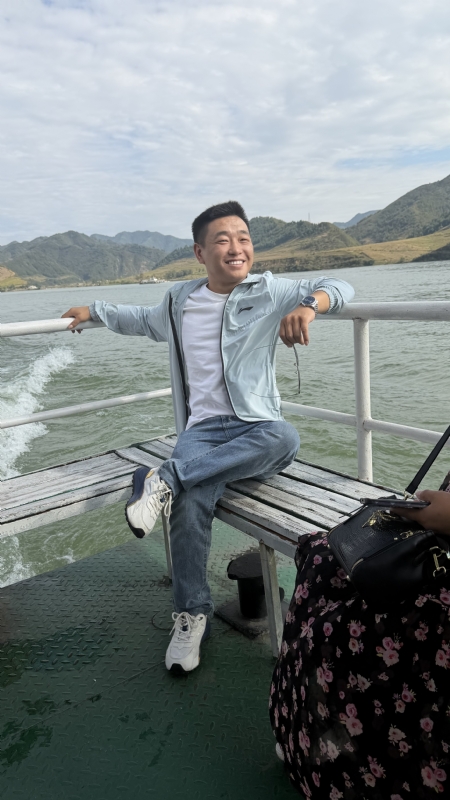 烟花易笑的第一张照片--全国闪婚服务中心