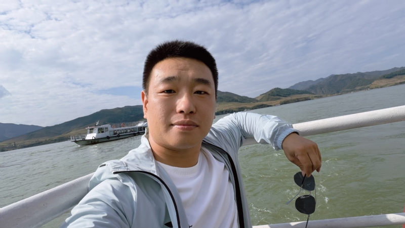 烟花易笑的第四张照片--全国闪婚服务中心