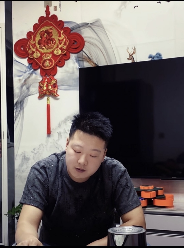 态度即答案的第一张照片--全国闪婚服务中心