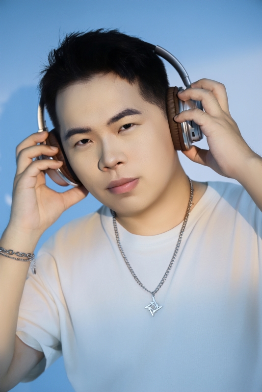 星逆的第二张照片--全国闪婚服务中心