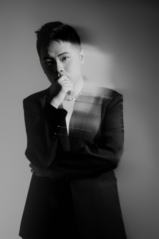 星逆的第三张照片--全国闪婚服务中心