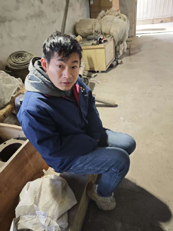 热爱生活的闫某的第一张照片--全国闪婚服务中心