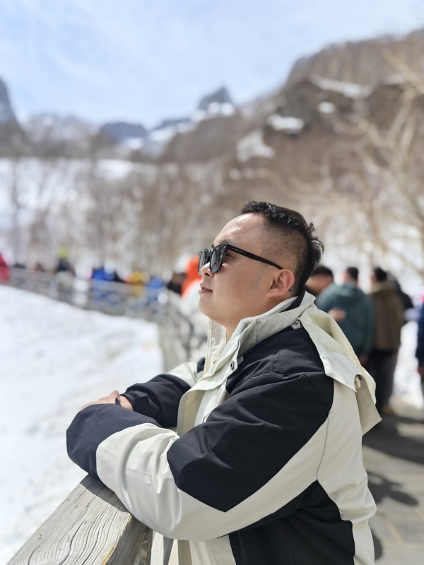 小龙的第一张照片--全国闪婚服务中心