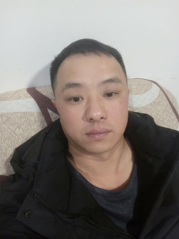 辉荣的第一张照片--全国闪婚服务中心