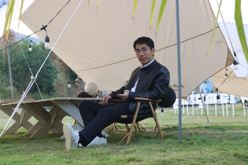 小俊的第一张照片--全国闪婚服务中心