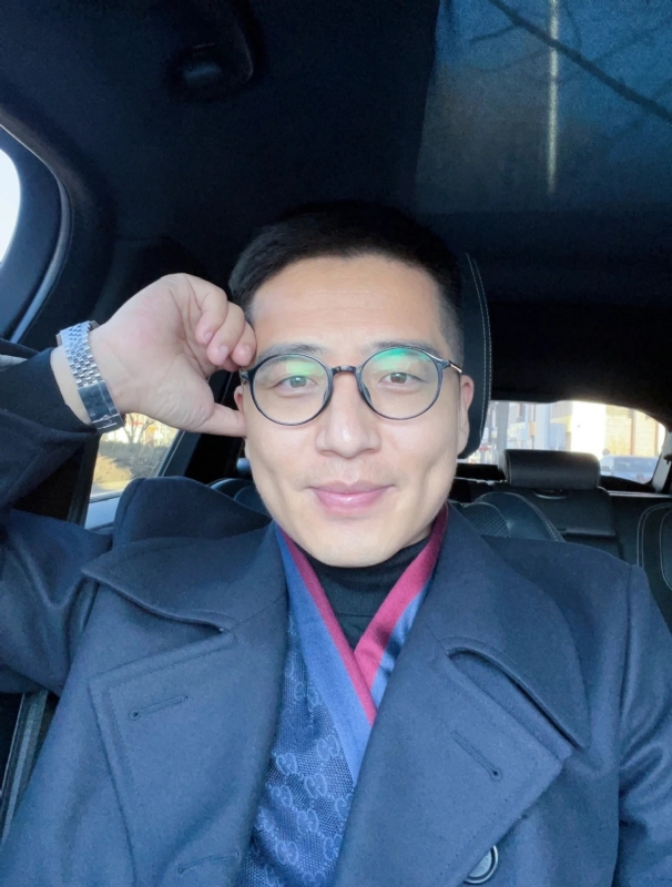 只为与你相遇的第二张照片--全国闪婚服务中心